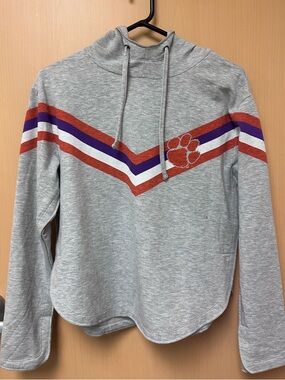 S - Concepts Sports Gray Pullover Hoodie with Chevron Stripes - Clemson